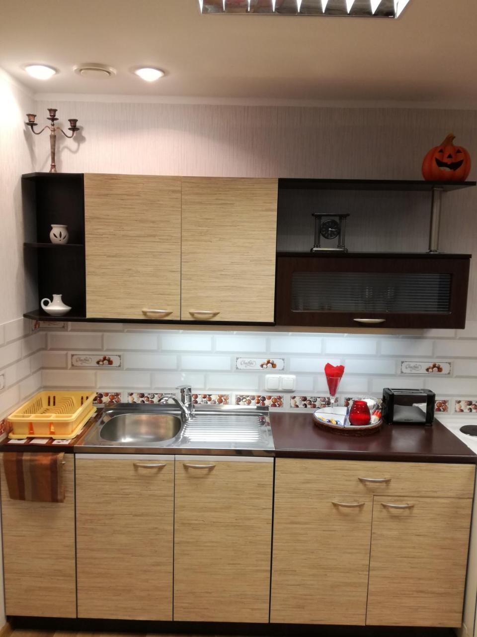 Papiniidu Studio Apartments Parnawa Zewnętrze zdjęcie