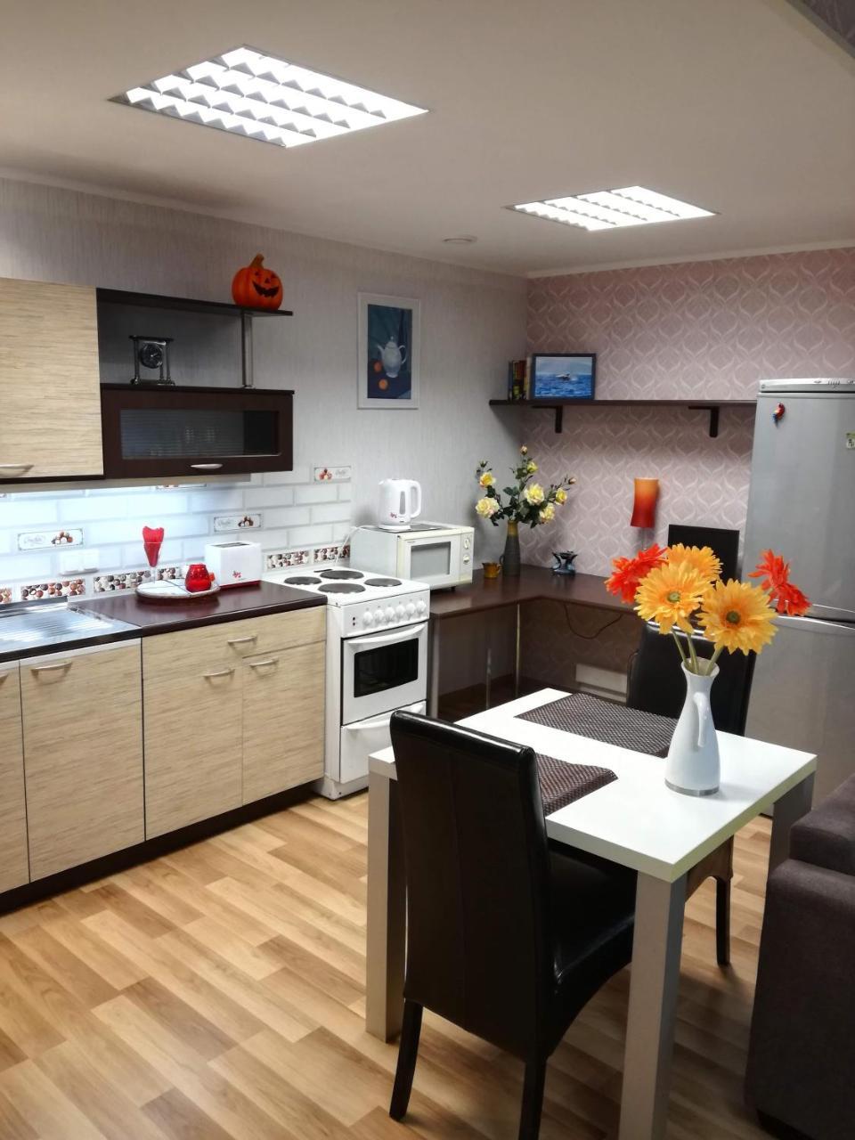 Papiniidu Studio Apartments Parnawa Zewnętrze zdjęcie